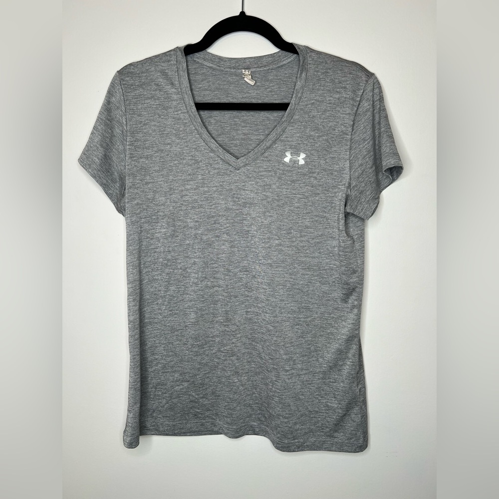 Women’s Under Armour • MEDIUM